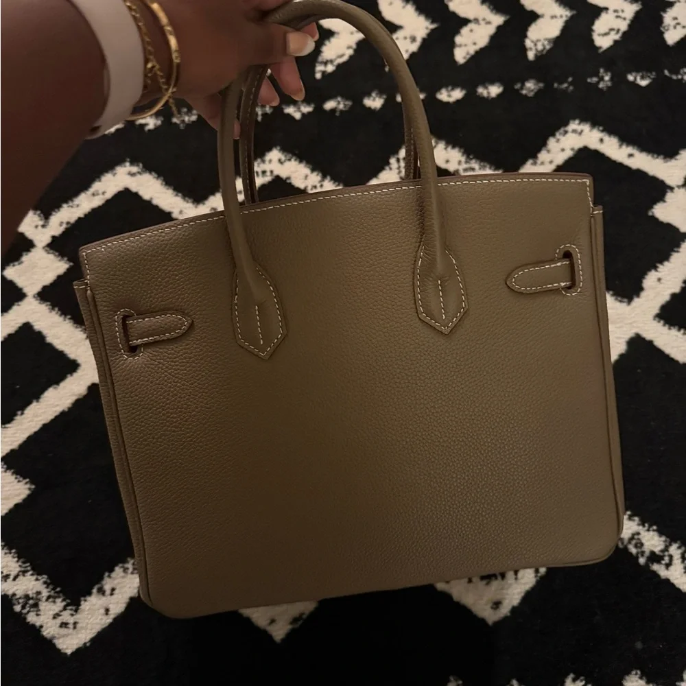 Elegant Togo Leather Taupe Handbag NO LOGO - Picture 3 of 9